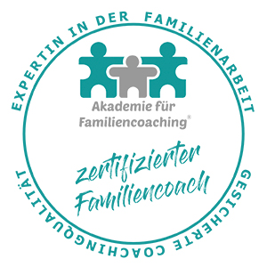 Siegel Zertifizierter Familiencoach Kreis mit 3 Puzzleteilen, die ineinander greifen
